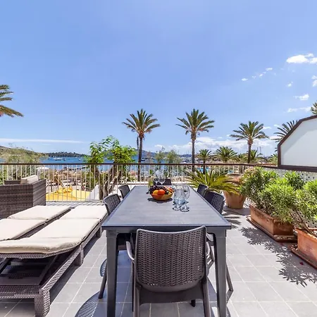 Apartment Seafront Iru *