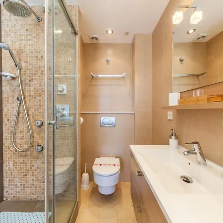 Seafront Iru Apartment