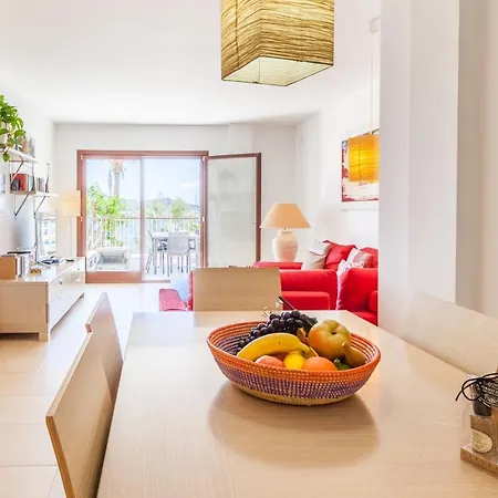 Apartment Seafront Iru
